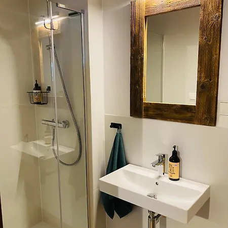 Dobra Izba * زاكوباني